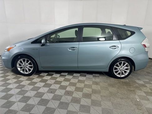 Used 2014 Toyota Prius V Five image 3