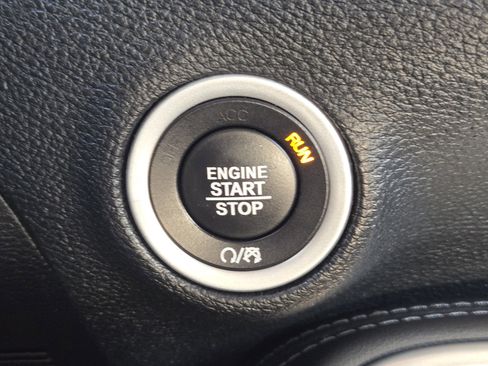 Used 2017 Dodge Challenger R/T image 21