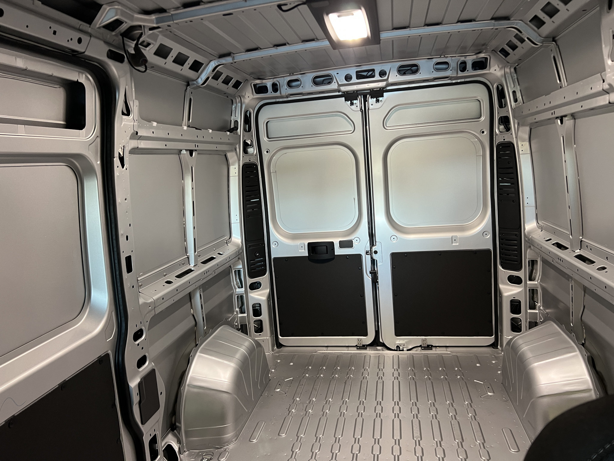 New 2027 RAM ProMaster 1500 w/ Convenience Group FWD image 7