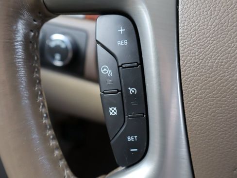 Used 2013 GMC Yukon SLT w/ SLT-2 Equipment Package AWD/4WD image 30