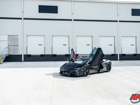 Used 2025 Lamborghini Revuelto image 71