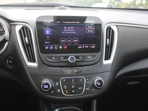 Used 2023 Chevrolet Malibu LT image 12