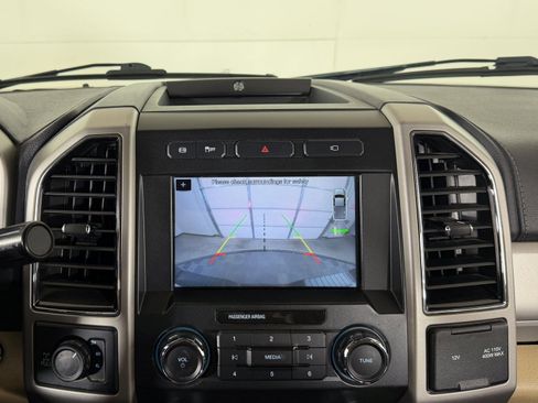 Used 2019 Ford F250 Lariat w/ Lariat Ultimate Package image 13