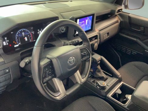 Certified 2025 Toyota 4Runner SR5 AWD/4WD image 21