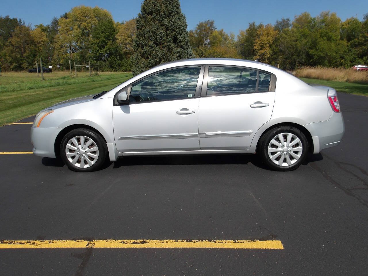 Used 2010 Nissan Sentra 2.0 S FWD image 9
