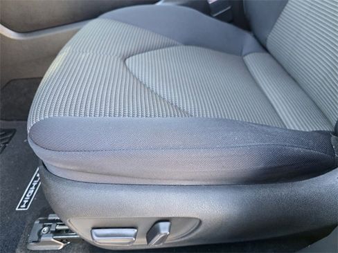 Used 2024 Toyota Highlander LE image 18