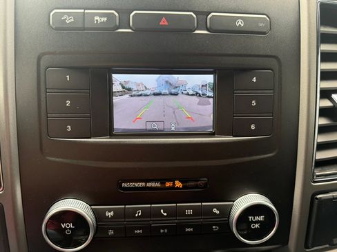 Used 2018 Ford Expedition XLT AWD/4WD image 29