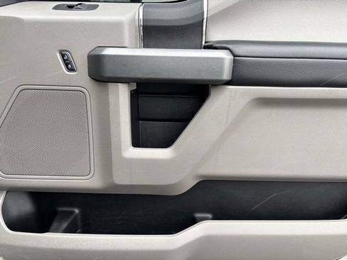 Used 2017 Ford F350 XLT w/ Camper Package image 23