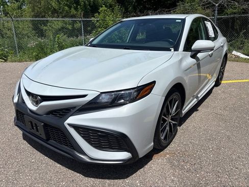 Used 2023 Toyota Camry SE FWD image 9