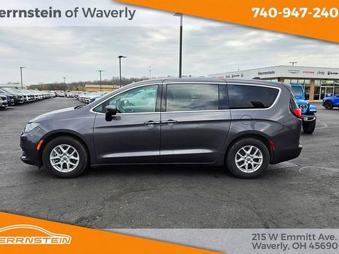 Used 2023 Chrysler Voyager LX FWD image 4