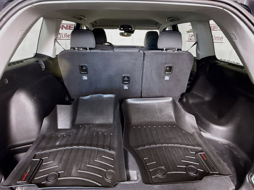 Used 2023 Jeep Grand Cherokee Laredo AWD/4WD image 26