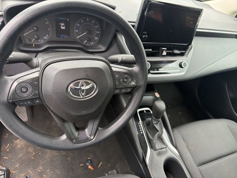 Used 2024 Toyota Corolla LE image 11