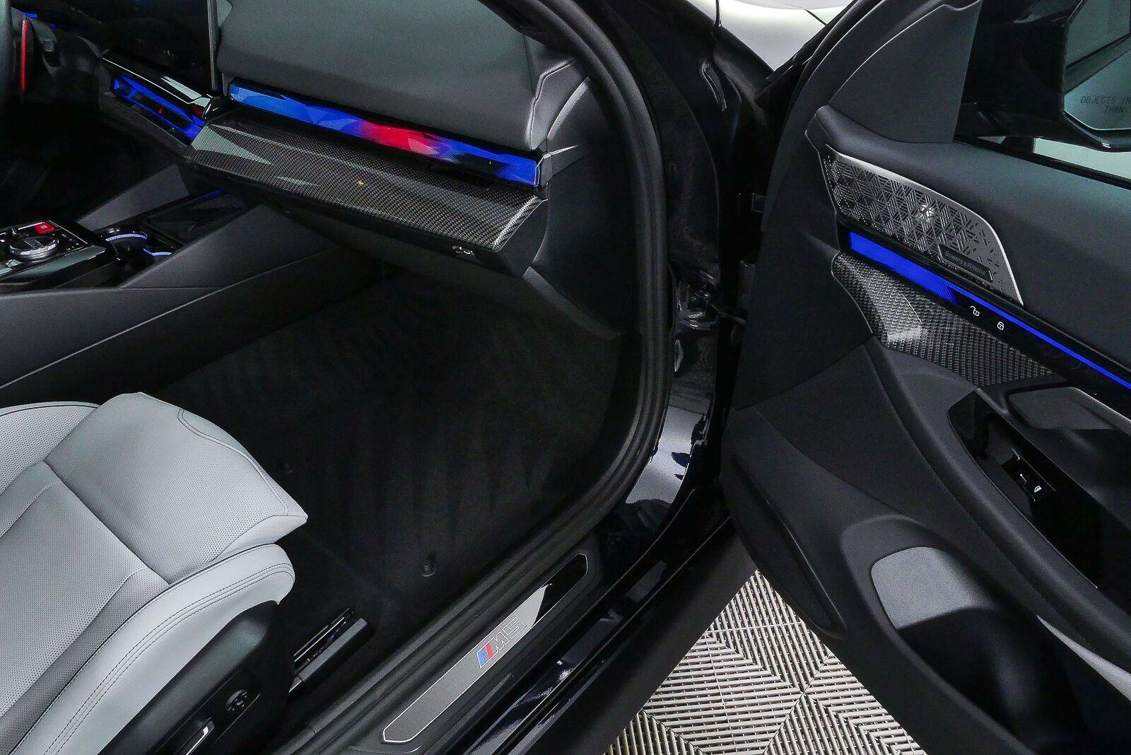 Used 2026 BMW M5 w/ Carbon Package AWD/4WD image 21