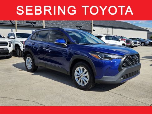 Certified 2022 Toyota Corolla Cross LE image 1