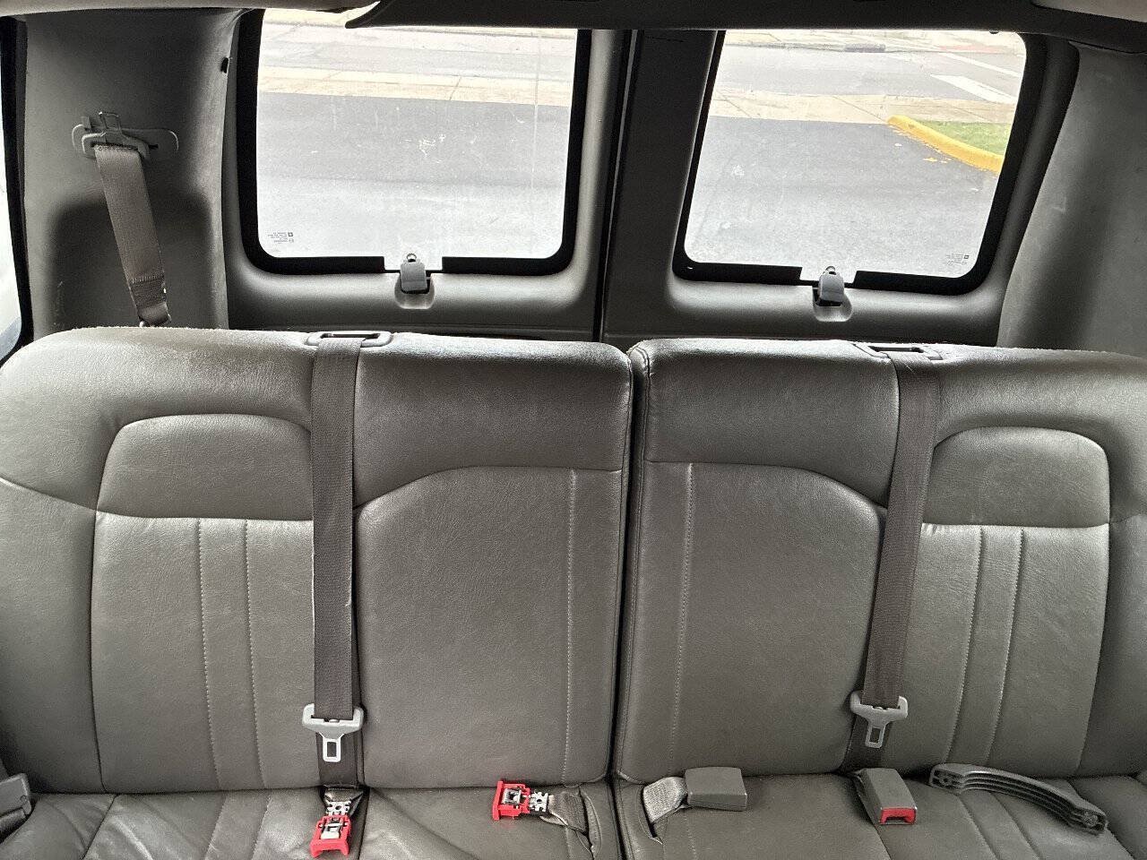 Used 2015 Chevrolet Express 2500 LS RWD image 15