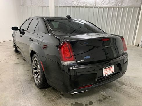 Used 2018 Chrysler 300 S image 24