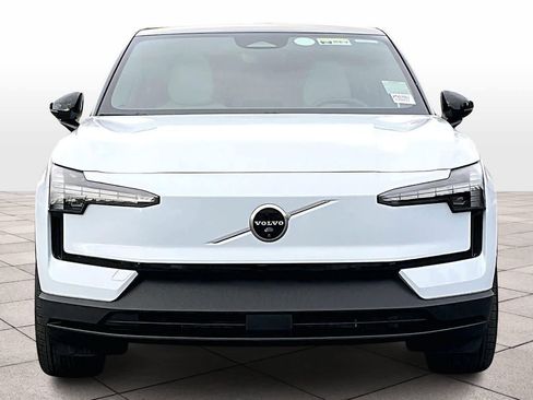 Used 2025 Volvo EX30 Ultra image 3