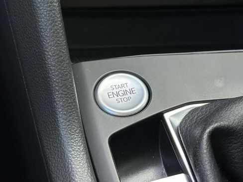 Used 2022 Volkswagen Taos SE image 22