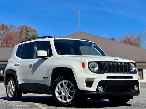 Used 2019 Jeep Renegade Latitude w/ UConnect 8.4 Nav Group image 3