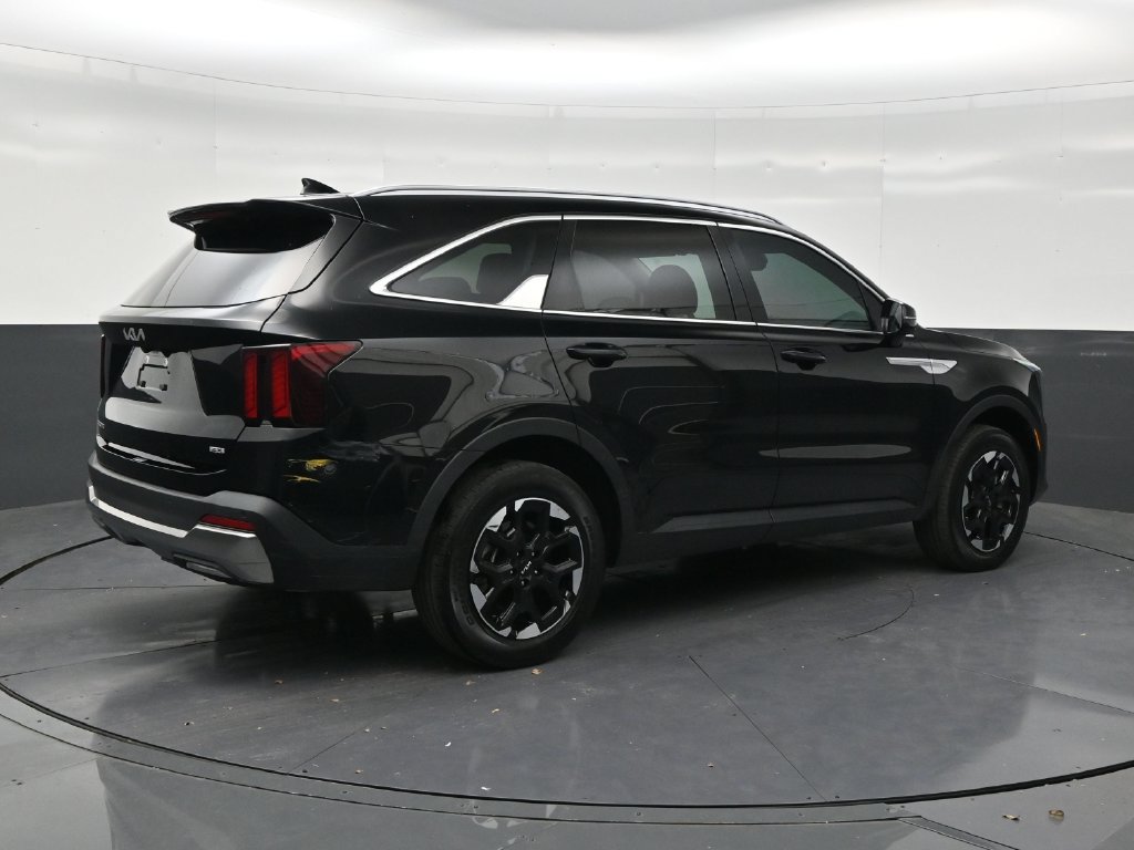 Used 2024 Kia Sorento S AWD/4WD image 5