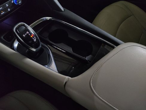 Used 2019 Buick Enclave Essence w/ LPO, Cargo Package image 26