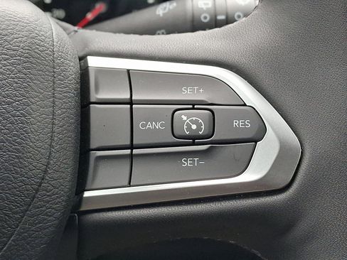 Certified 2023 Jeep Compass Latitude image 25