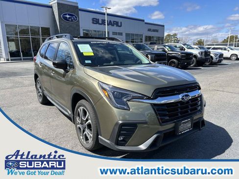 Used 2025 Subaru Ascent Limited AWD/4WD image 1