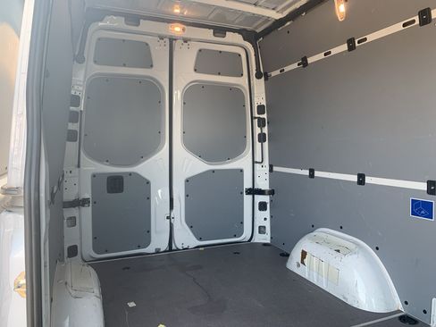 Used 2025 Mercedes-Benz Sprinter 2500 image 29