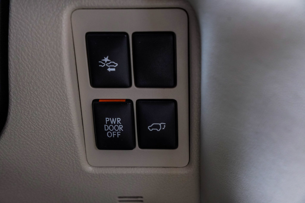 Used 2018 Lexus LX 570 4WD image 33