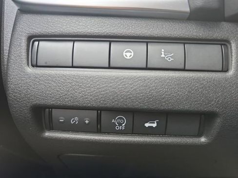 New 2026 Nissan Rogue Platinum image 10