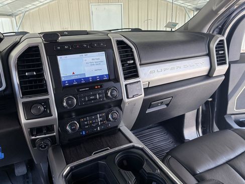 Used 2021 Ford F350 Lariat w/ Lariat Value Package AWD/4WD image 17