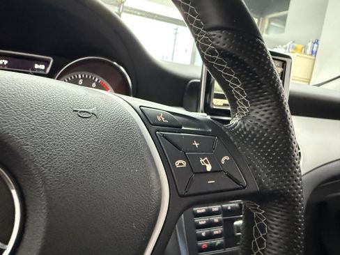 Used 2015 Mercedes-Benz GLA 250 4MATIC image 15