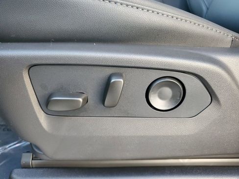 New 2026 Chevrolet Suburban LT image 24