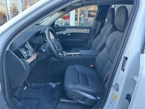 Certified 2025 Volvo XC90 B6 Plus image 17