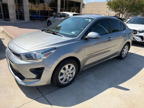 Used 2022 Kia Rio S FWD image 2