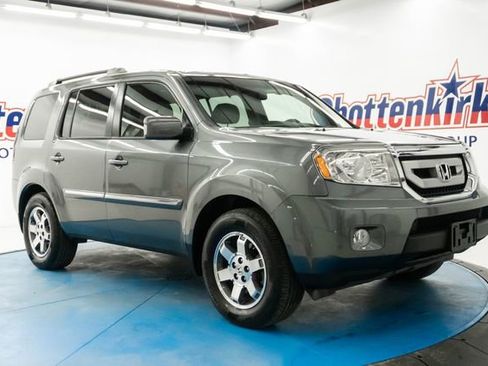 Used 2010 Honda Pilot Touring image 17