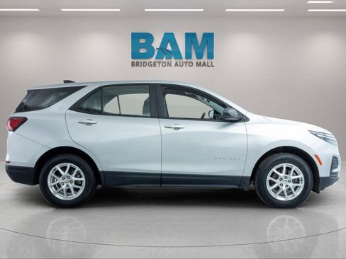 Certified 2022 Chevrolet Equinox LS AWD/4WD image 8
