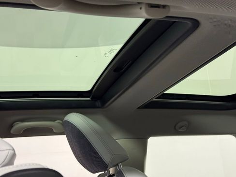 Certified 2025 MINI Cooper 2-Door Hardtop FWD image 26