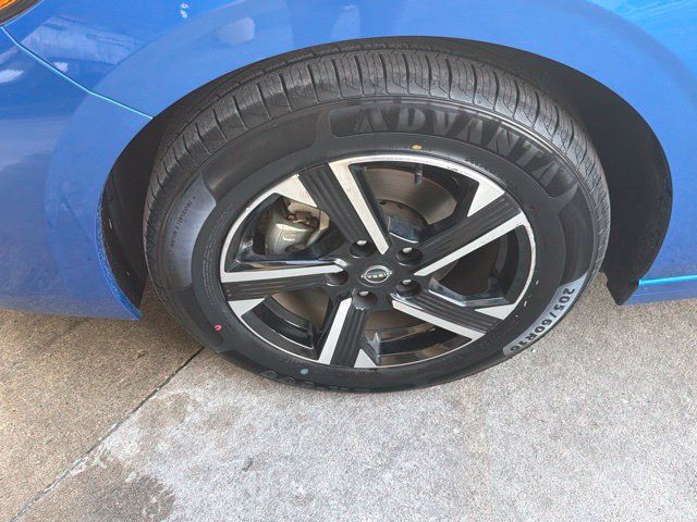 Used 2025 Nissan Sentra SV FWD image 11