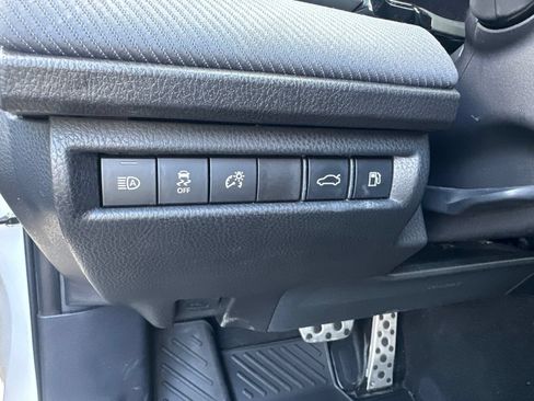 Used 2025 Toyota Camry SE w/ Convenience Package FWD image 11