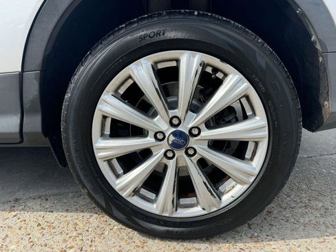Used 2017 Ford Escape Titanium FWD image 9