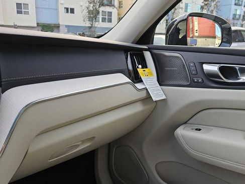 New 2026 Volvo XC60 B5 Ultra w/ Protection Package Premier image 25