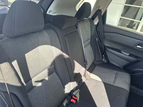 Used 2025 Nissan Rogue SV image 28