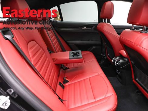 Used 2024 Alfa Romeo Stelvio Sprint image 23