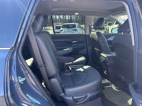 Used 2024 Toyota Grand Highlander Platinum image 19