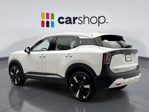 Used 2025 Nissan Kicks SR image 3