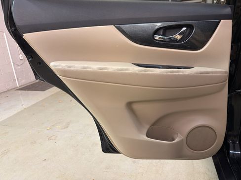 Used 2014 Nissan Rogue SL w/ SL Premium Package image 29