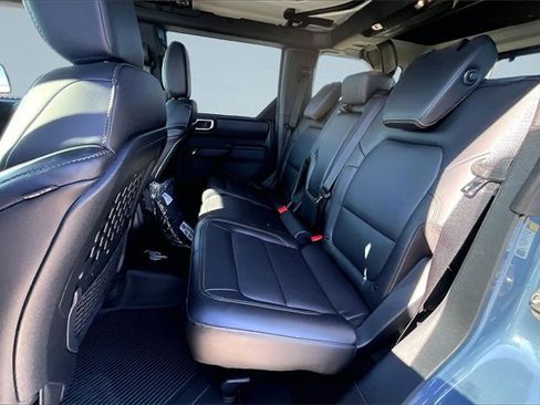 New 2025 Ford Bronco Badlands image 9