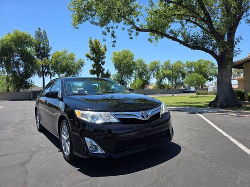 Used 2012 Toyota Camry XLE w/ Leather Pkg FWD image 1
