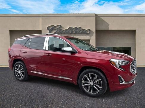 Used 2019 GMC Terrain Denali w/ Advanced Safety Package FWD image 1